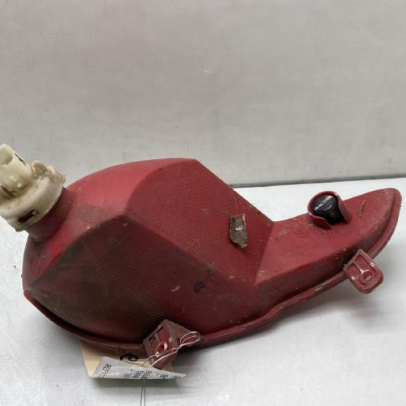 Anti brouillard arriere droit PEUGEOT 5008 2 Photo n°3