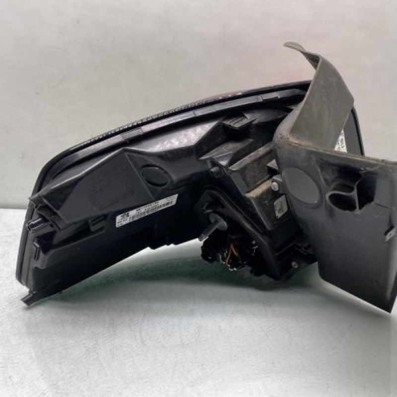 Feu arriere principal droit (feux) PEUGEOT 5008 2 Photo n°3