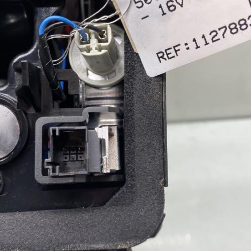 Feu arriere secondaire gauche (feux) PEUGEOT 5008 2 Photo n°3