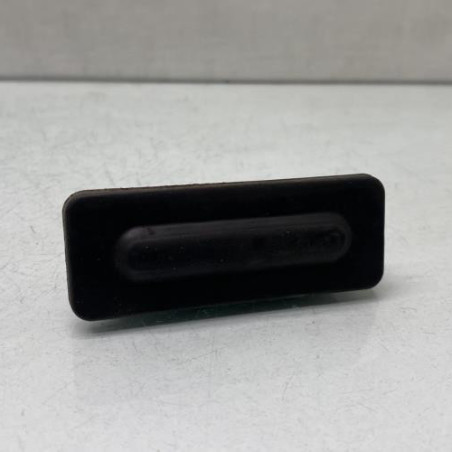 Bouton de coffre PEUGEOT 5008 2 Photo n°1