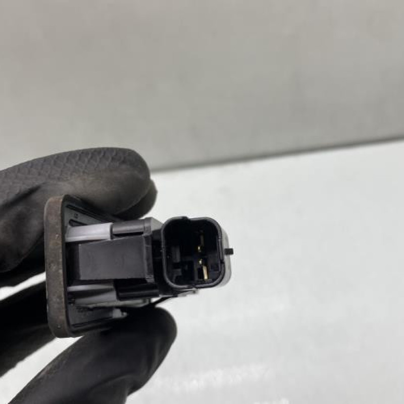 Bouton de coffre PEUGEOT 5008 2 Photo n°3