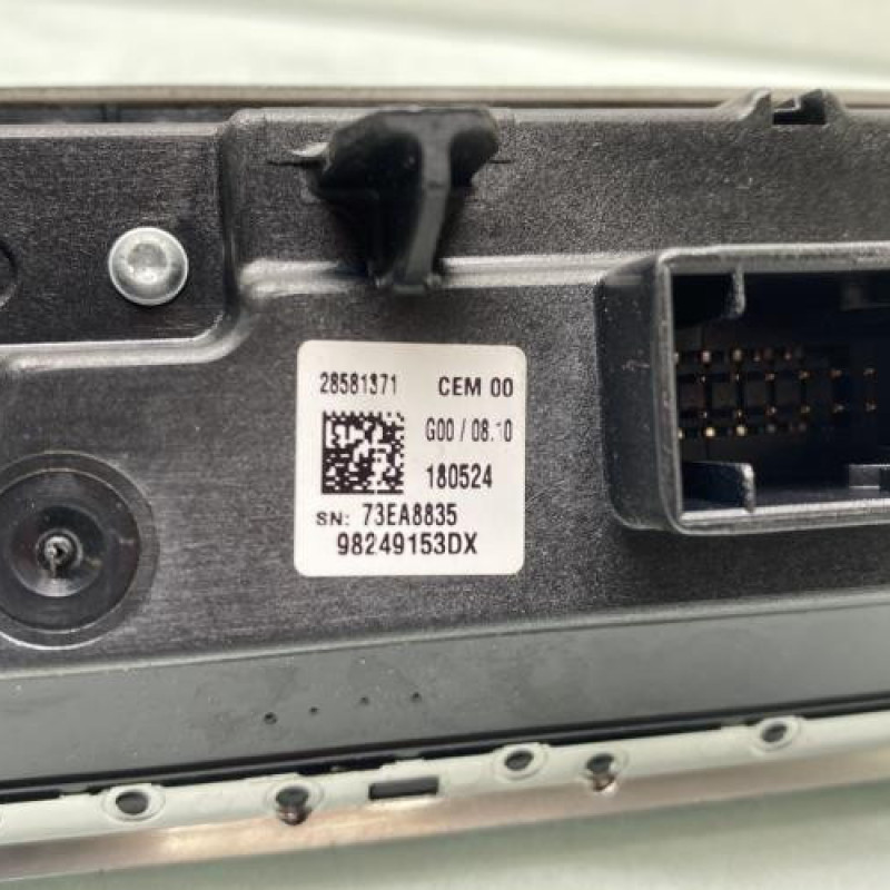 Bouton de warning PEUGEOT 5008 2 Photo n°5