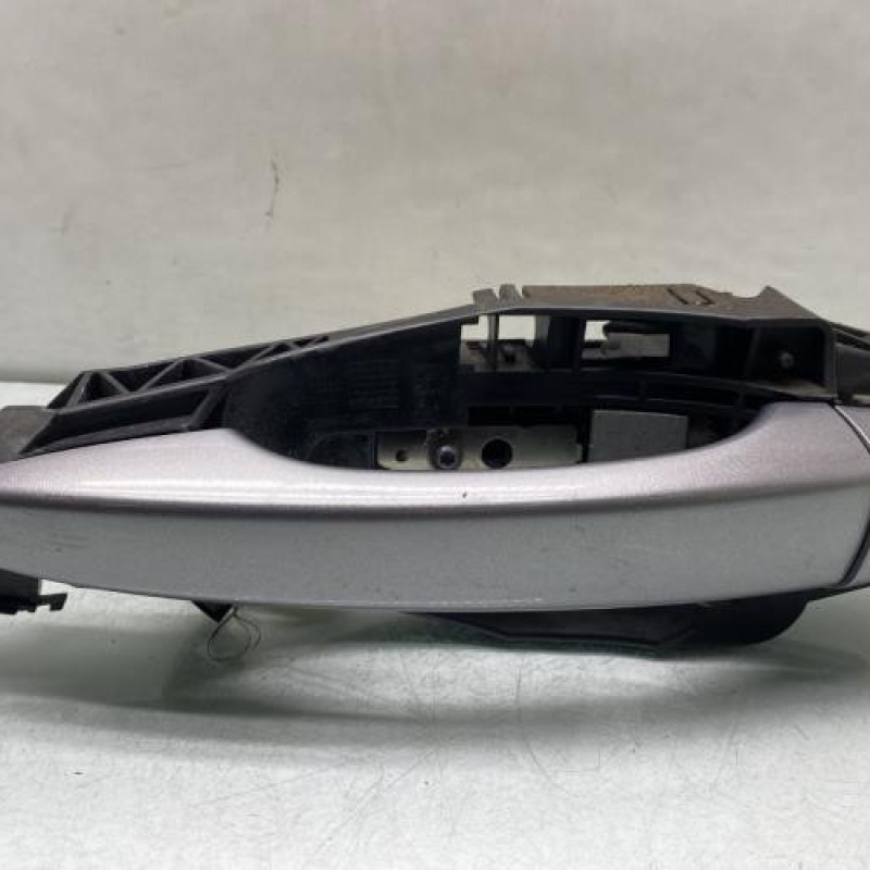 Poignee porte avant gauche PEUGEOT 5008 2 Photo n°1