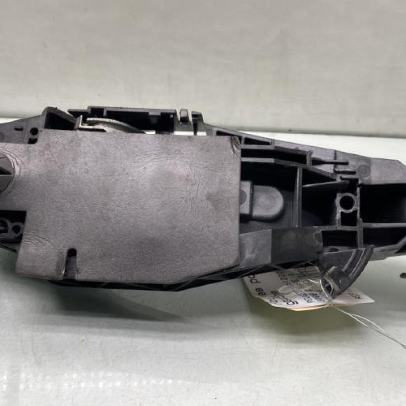 Poignee porte avant gauche PEUGEOT 5008 2 Photo n°3