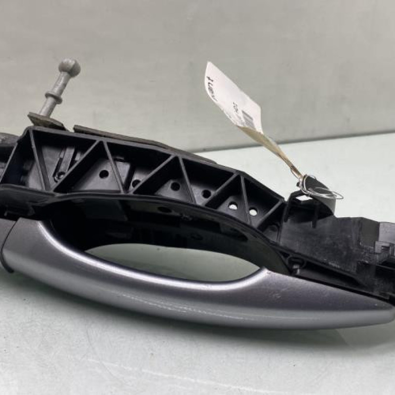 Poignee porte avant gauche PEUGEOT 5008 2 Photo n°4