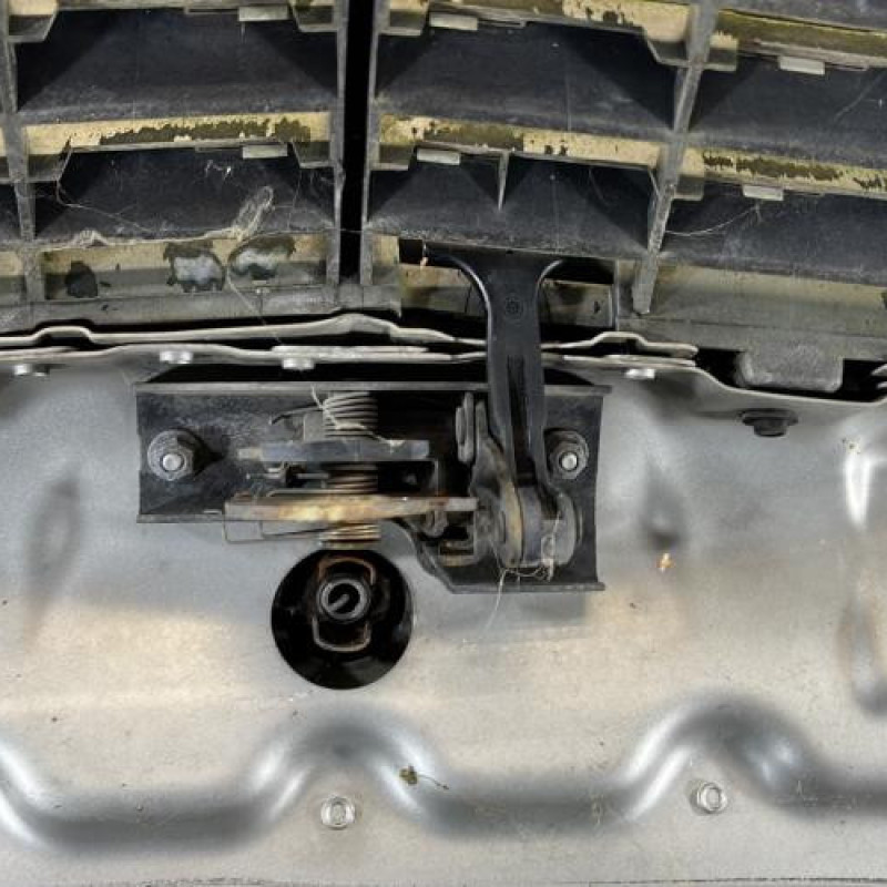 Capot MERCEDES CLASSE E 211 Photo n°7