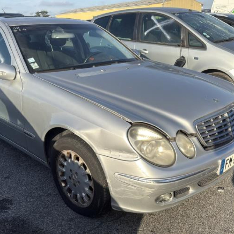 Capot MERCEDES CLASSE E 211 Photo n°2