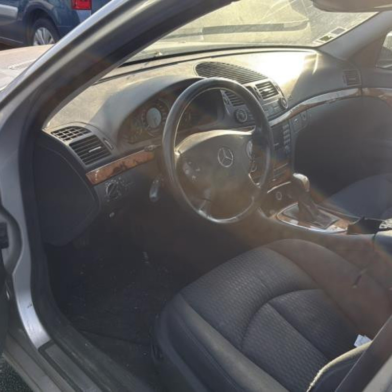 Capot MERCEDES CLASSE E 211 Photo n°7