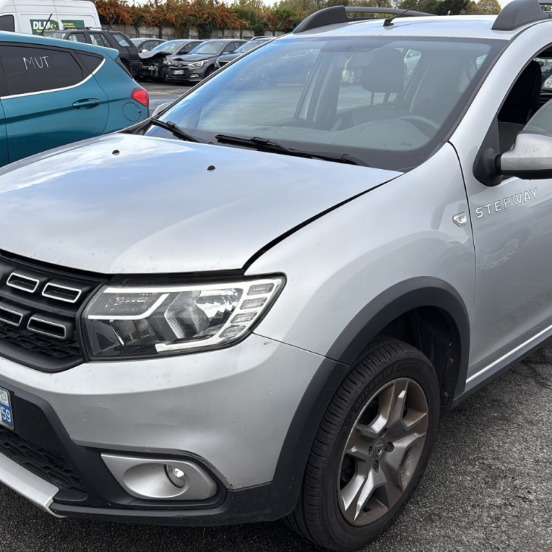 DACIA SANDERO 2 PHASE 2 STEPWAY 1.5 BLUE DCI - 8V TURBO Photo n°1
