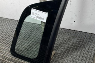 Custode arriere droit FORD FIESTA 5