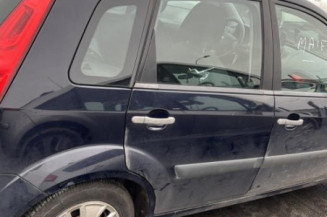 Custode arriere droit FORD FIESTA 5