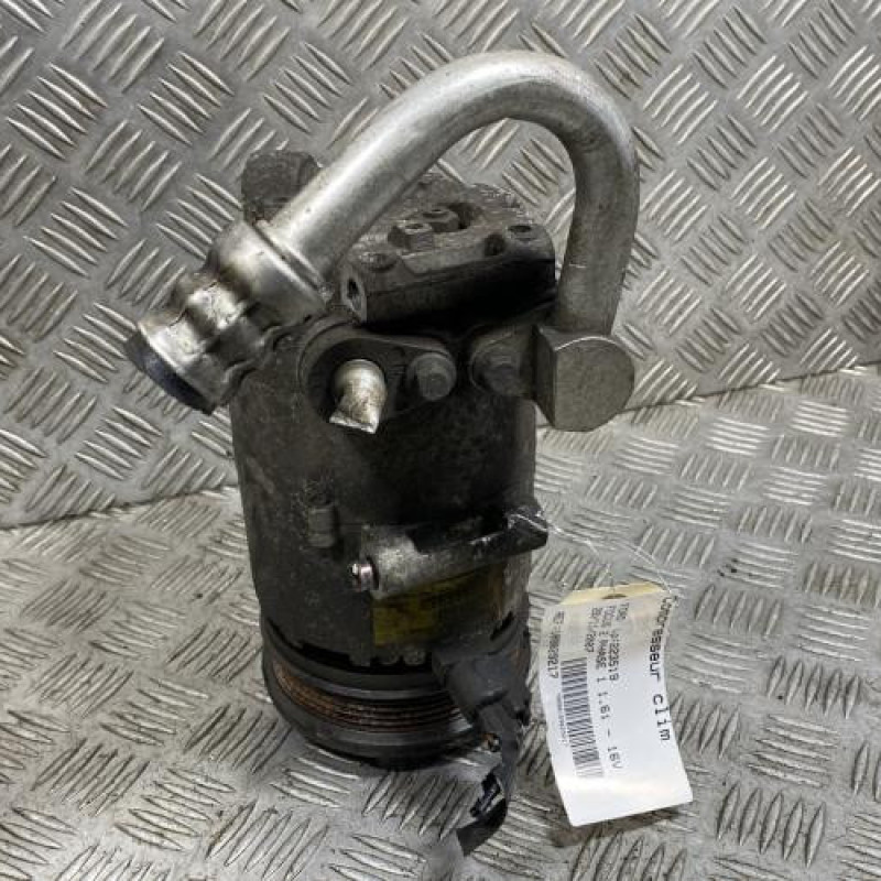 Compresseur clim FORD FOCUS 2 Photo n°1