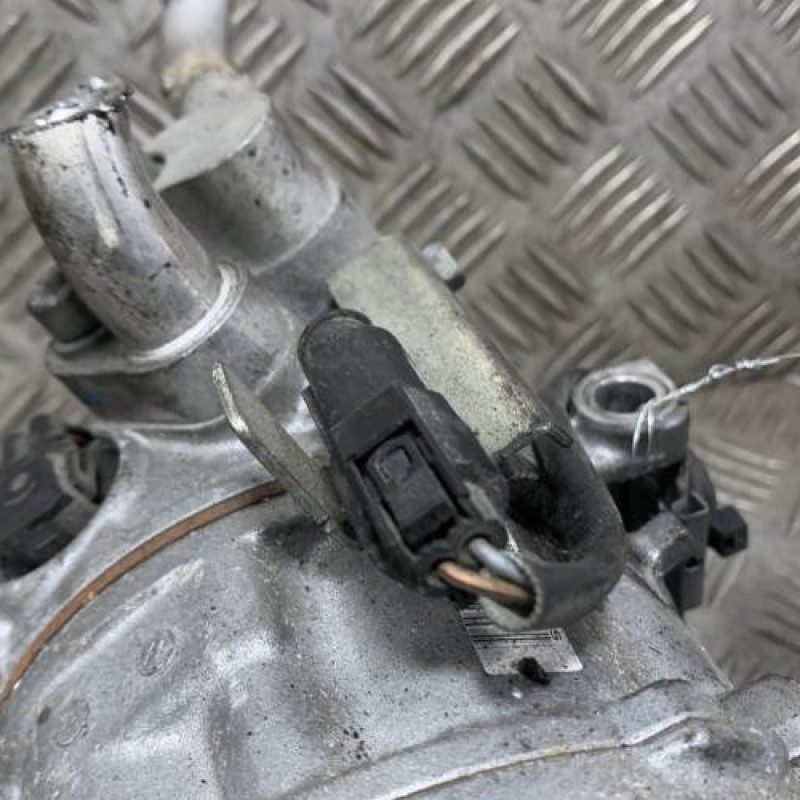 Compresseur clim MERCEDES CLASSE A 169 Photo n°4