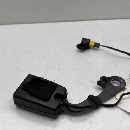 Attache ceinture arriere droit PEUGEOT 5008 1 Photo n°1