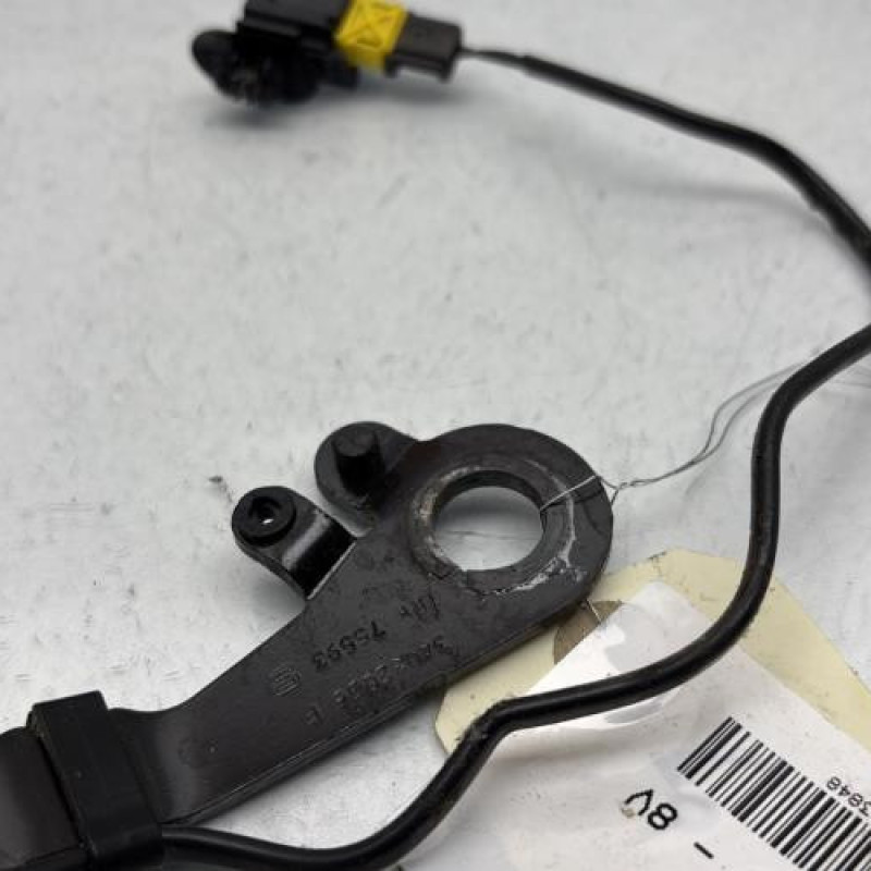 Attache ceinture arriere droit PEUGEOT 5008 1 Photo n°2