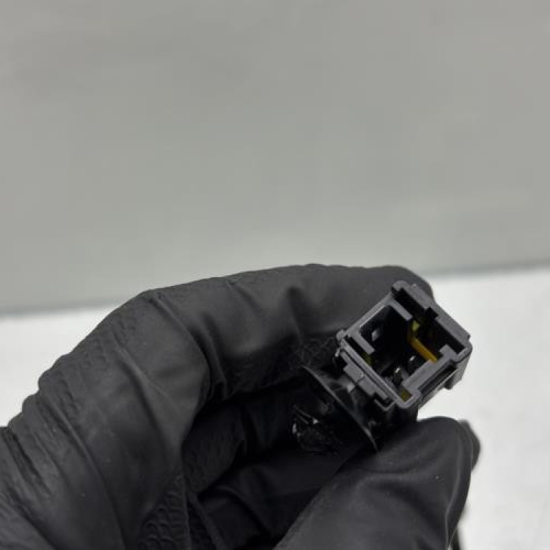 Attache ceinture arriere droit PEUGEOT 5008 1 Photo n°3