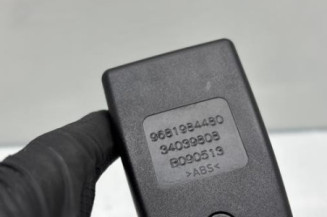 Attache ceinture arriere droit PEUGEOT 5008 1