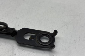 Attache ceinture avant gauche PEUGEOT 5008 1