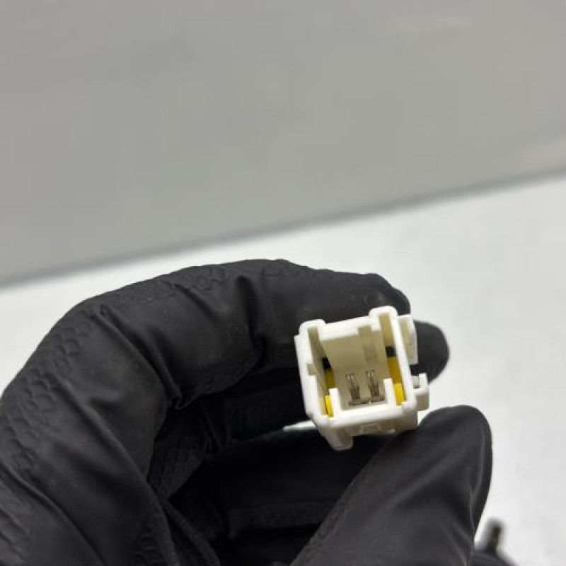 Attache ceinture avant gauche PEUGEOT 5008 1 Photo n°3