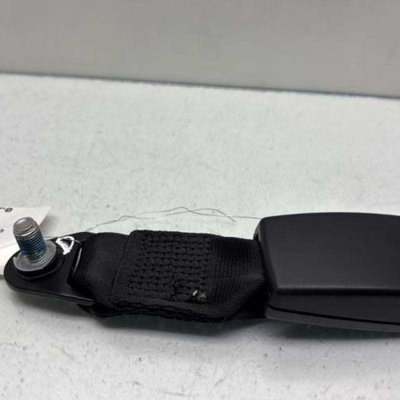 Attache ceinture arriere droit CITROEN NEMO Photo n°1