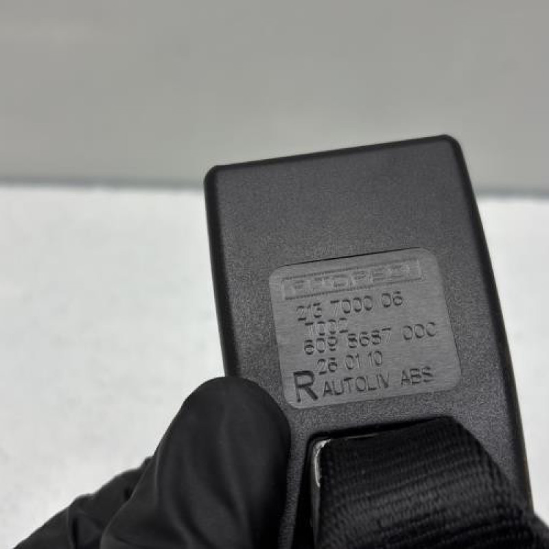 Attache ceinture arriere droit CITROEN NEMO Photo n°4