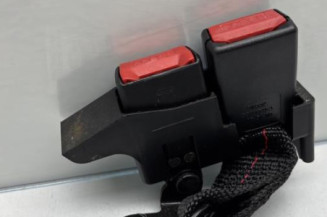 Attache ceinture arriere droit RENAULT CLIO 3 Photo n°1