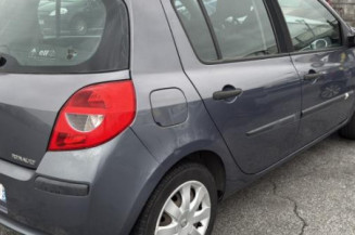 Attache ceinture arriere droit RENAULT CLIO 3