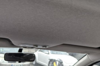 Attache ceinture arriere droit RENAULT CLIO 3