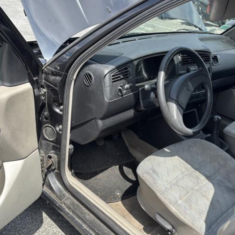 Custode arriere gauche (porte) VOLKSWAGEN GOLF 3 Photo n°17