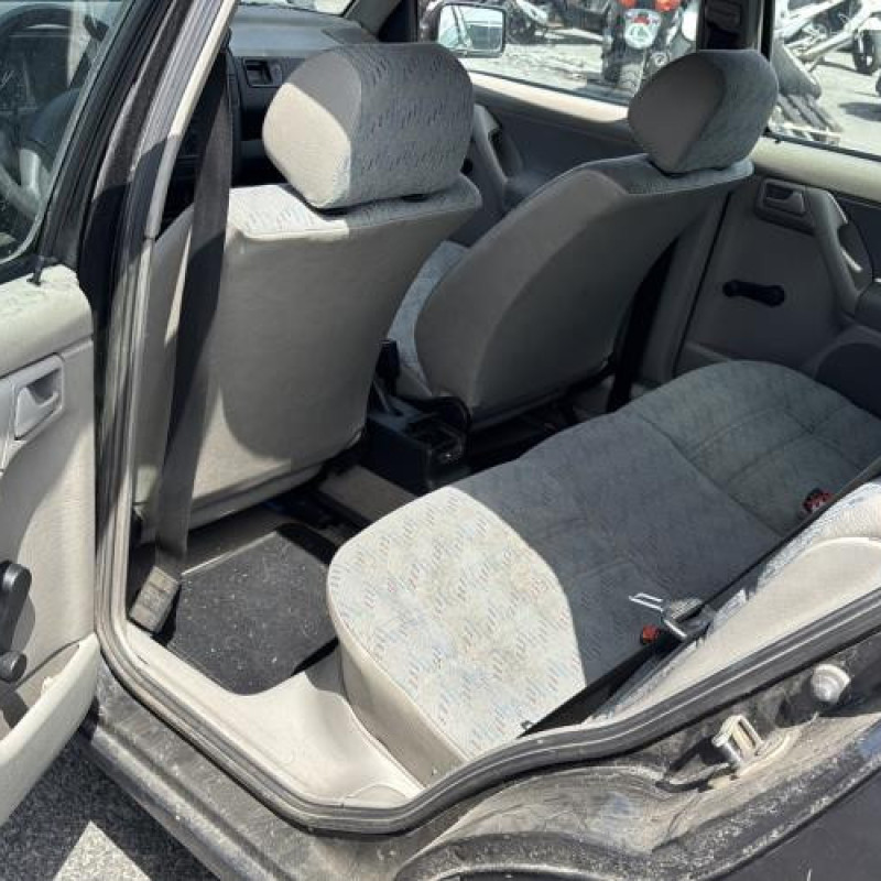 Custode arriere gauche (porte) VOLKSWAGEN GOLF 3 Photo n°18