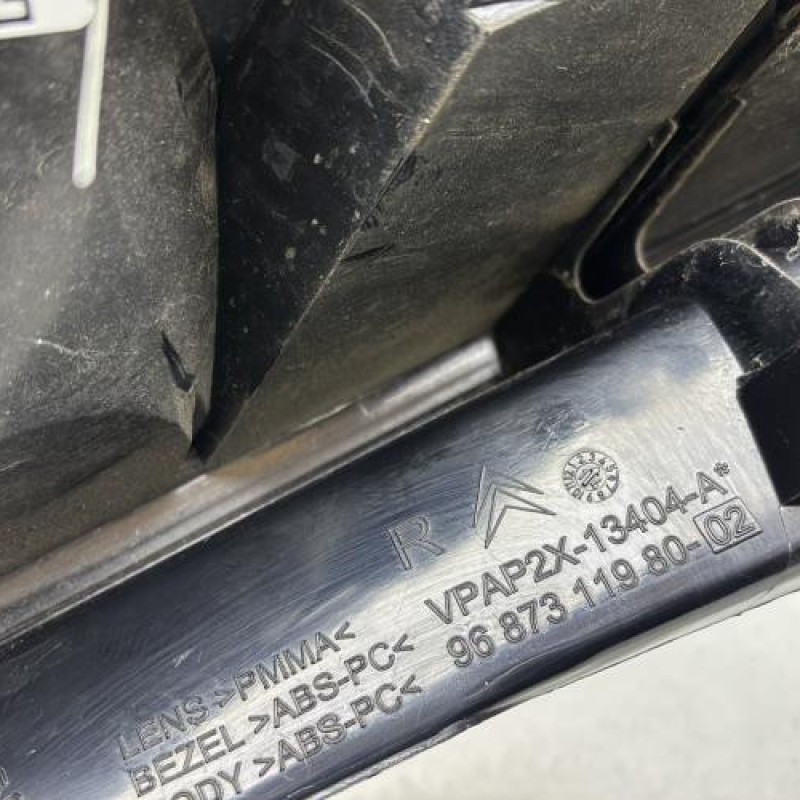 Feu arriere principal droit (feux) CITROEN C4 2 Photo n°7