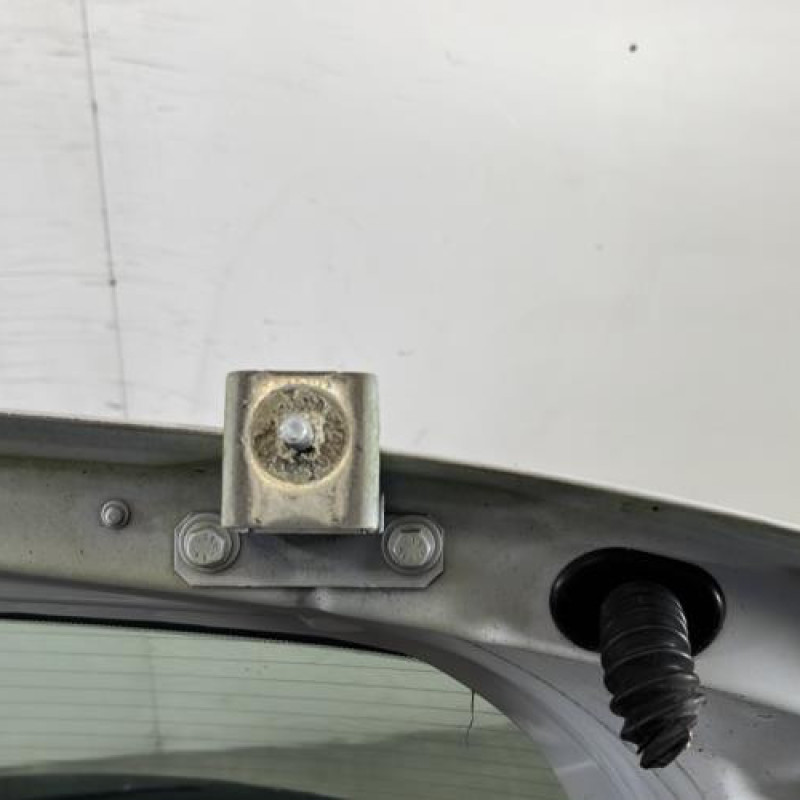 Malle/Hayon arriere RENAULT MEGANE 3 Photo n°7