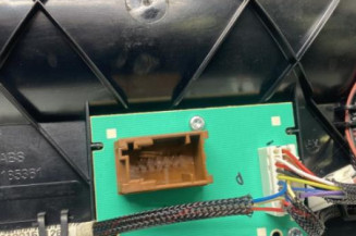 Ecran GPS PEUGEOT 5008 1