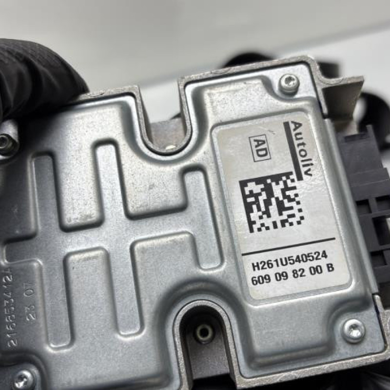 Pretensionneur de ceinture avant gauche MERCEDES CLASSE CLS 219 Photo n°7