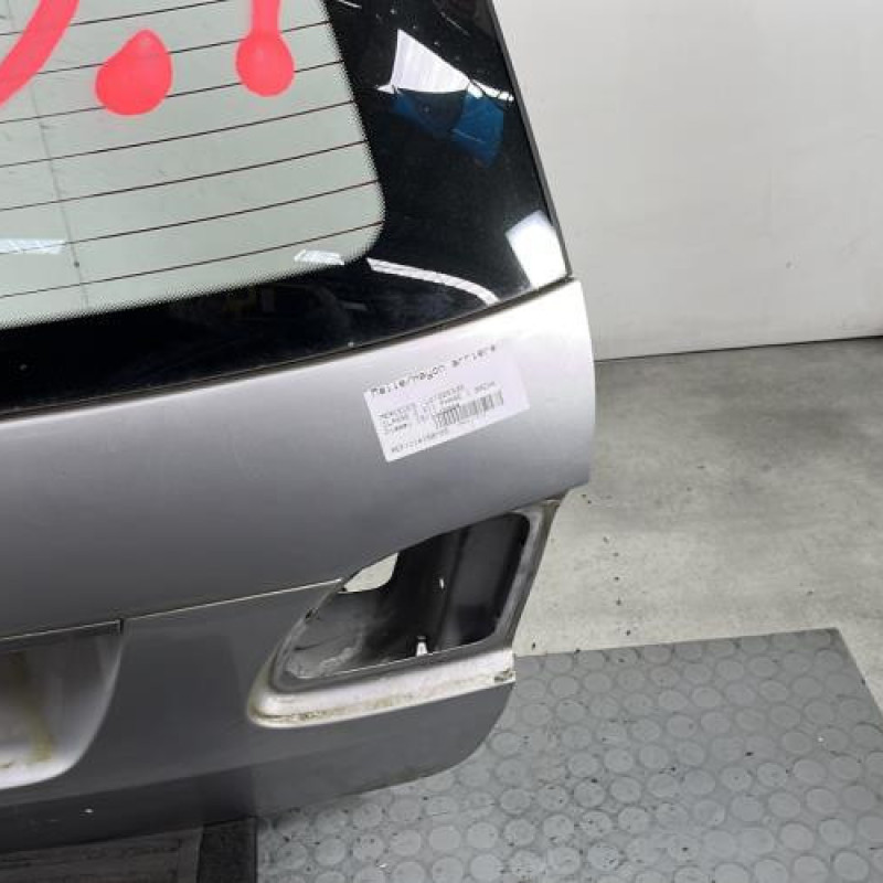 Malle/Hayon arriere MERCEDES CLASSE E 211 Photo n°4