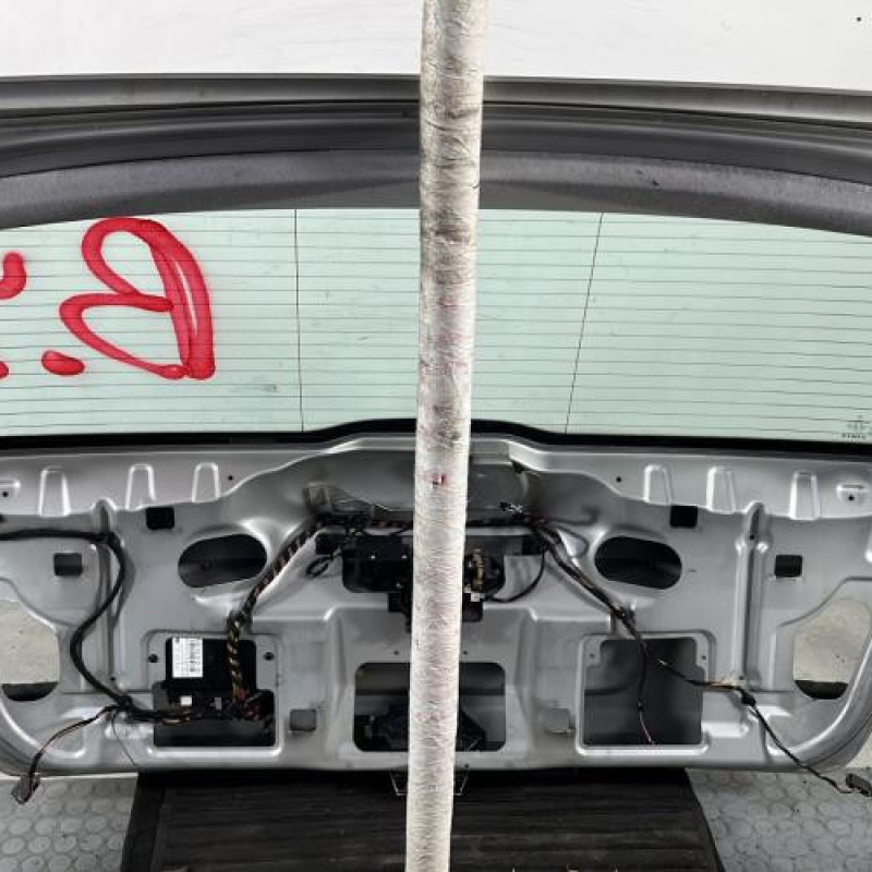 Malle/Hayon arriere MERCEDES CLASSE E 211 Photo n°9