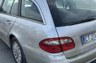 Malle/Hayon arriere MERCEDES CLASSE E 211