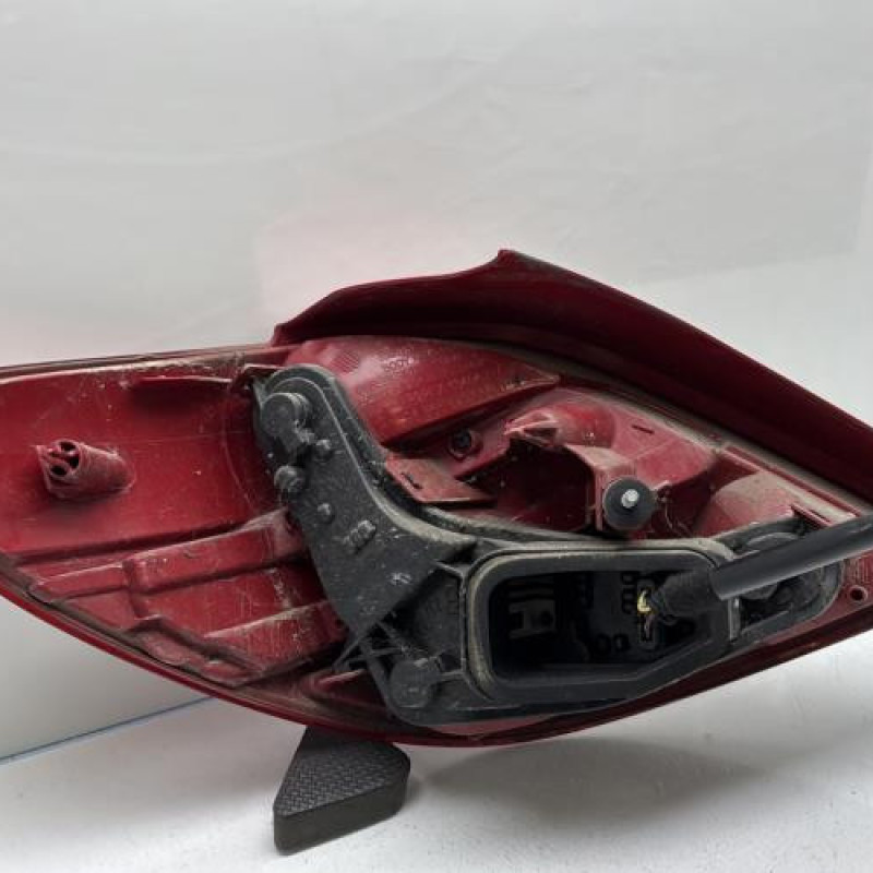 Feu arriere principal droit (feux) PEUGEOT 207 Photo n°4