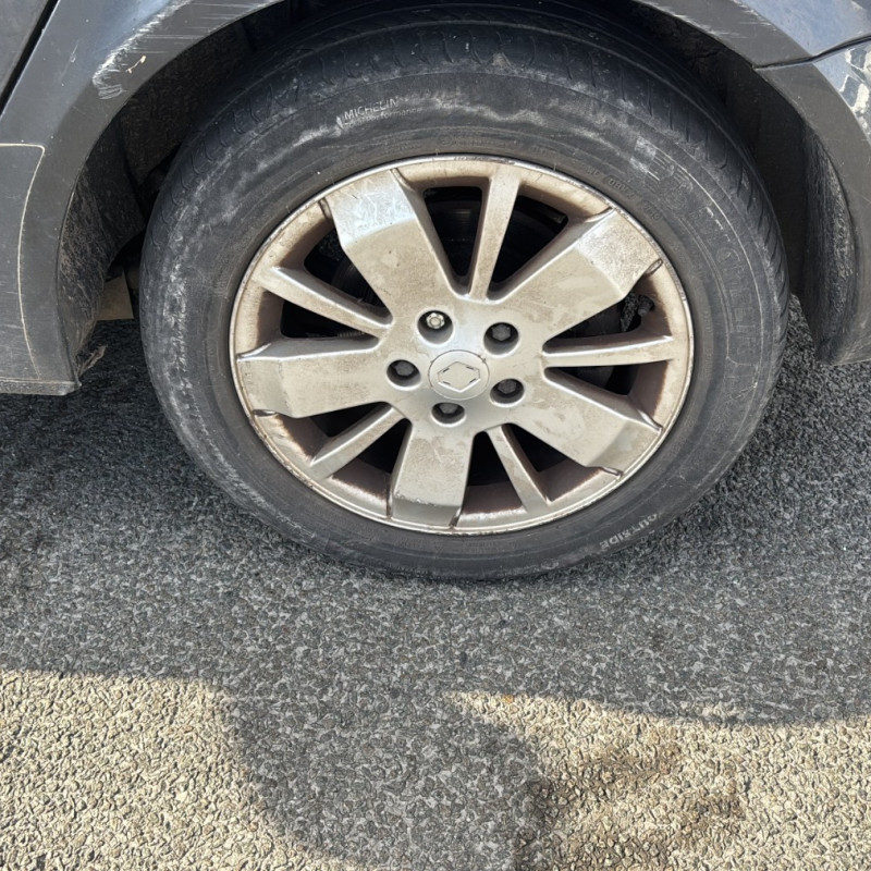 RENAULT LAGUNA 2 PHASE 2 BREAK 1.9 DCI - 8V TURBO Photo n°9