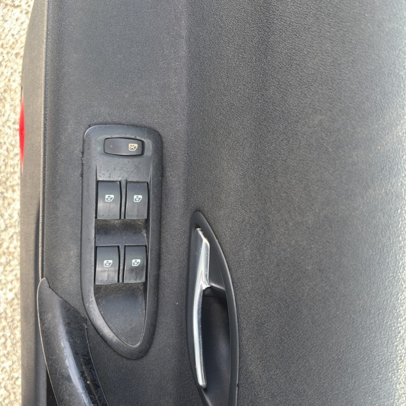 RENAULT LAGUNA 2 PHASE 2 BREAK 1.9 DCI - 8V TURBO Photo n°12