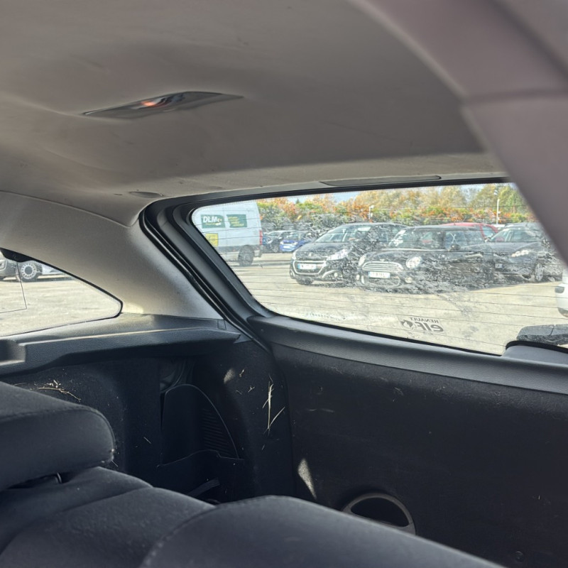 RENAULT LAGUNA 2 PHASE 2 BREAK 1.9 DCI - 8V TURBO Photo n°15