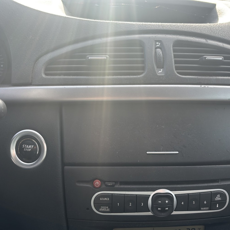 RENAULT LAGUNA 2 PHASE 2 BREAK 1.9 DCI - 8V TURBO Photo n°20