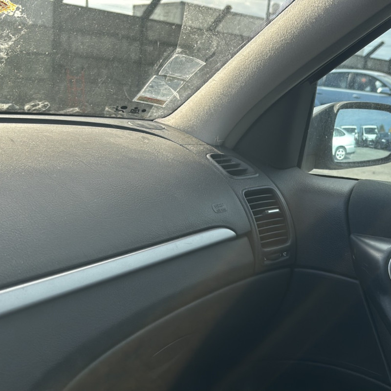 RENAULT LAGUNA 2 PHASE 2 BREAK 1.9 DCI - 8V TURBO Photo n°21