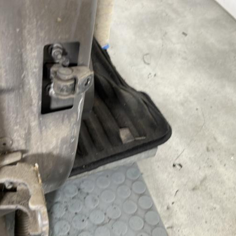 Porte arriere droit RENAULT CLIO 4 Photo n°4