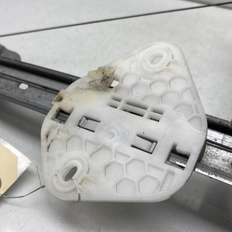 Leve vitre mecanique avant gauche DACIA LOGAN 1 Photo n°6