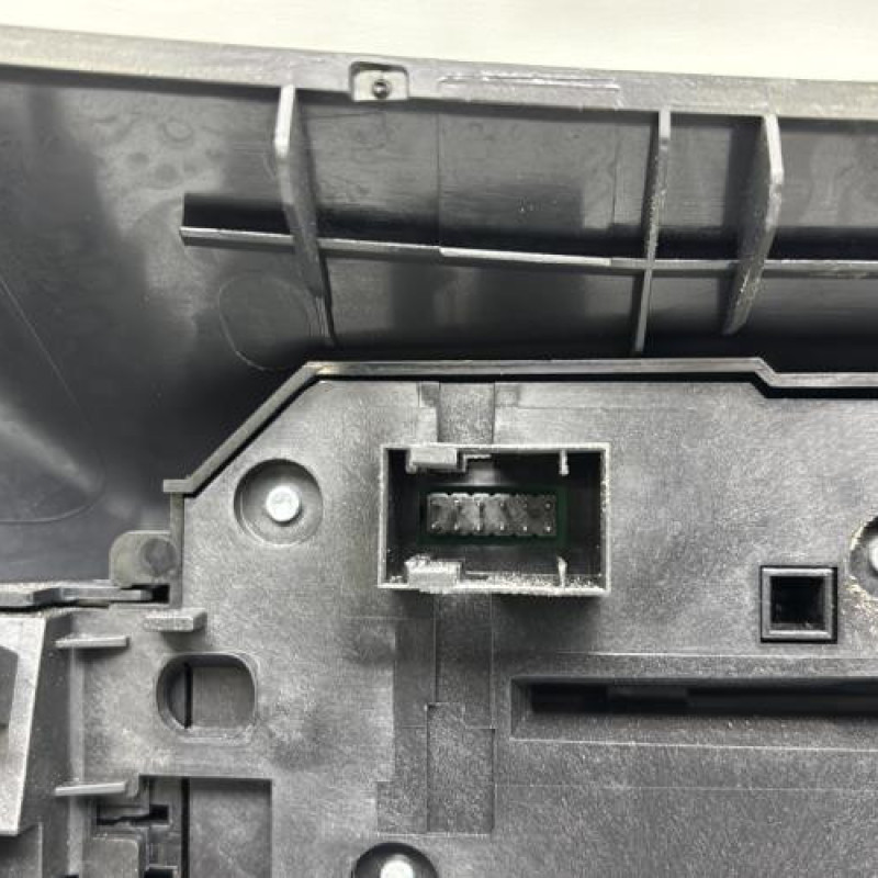 Bouton de warning PEUGEOT 308 2 Photo n°3