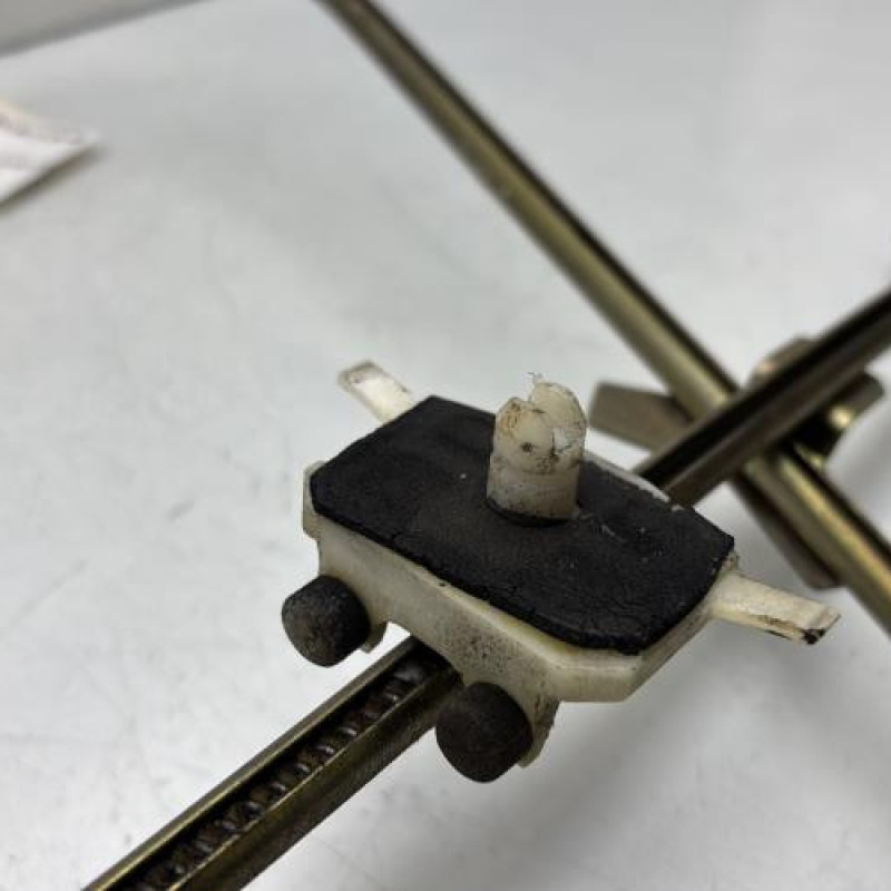 Leve vitre mecanique avant gauche RENAULT CLIO 1 Photo n°6