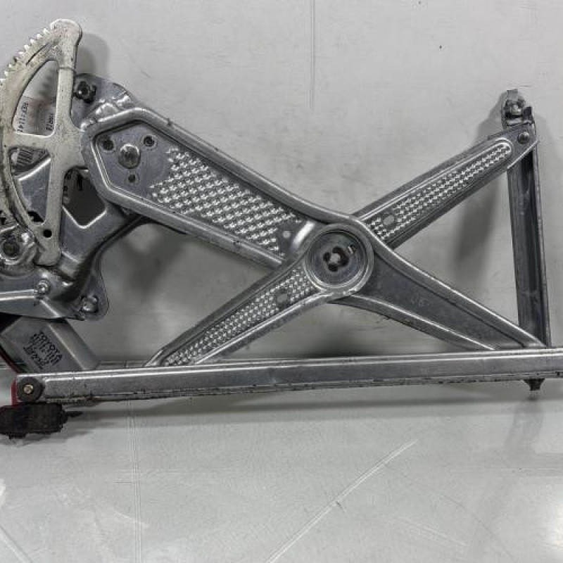 Leve vitre electrique avant droit TOYOTA YARIS 1 Photo n°1