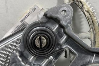 Leve vitre electrique avant droit TOYOTA YARIS 1