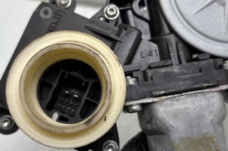 Leve vitre electrique avant gauche TOYOTA AVENSIS 3